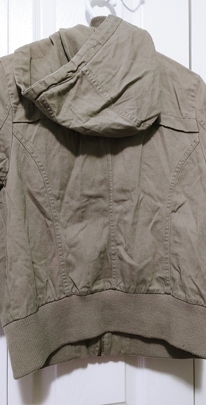 ♥️2/ $15 Sweater - Picture 3 of 3